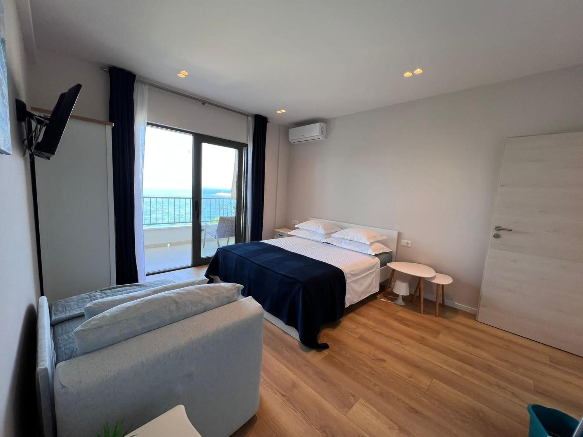 Beachfront Comfort Apartments Sinajko Podgora Exterior photo