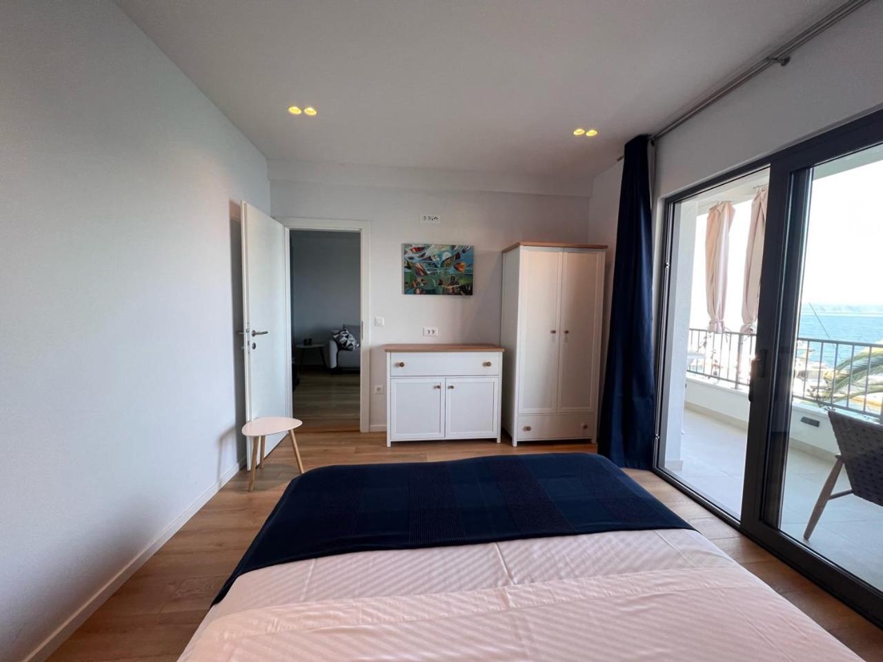 Beachfront Comfort Apartments Sinajko Podgora Exterior photo